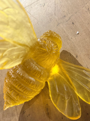 Luke Jacomb Studio - Bee (Wings Out - Chardonnay)