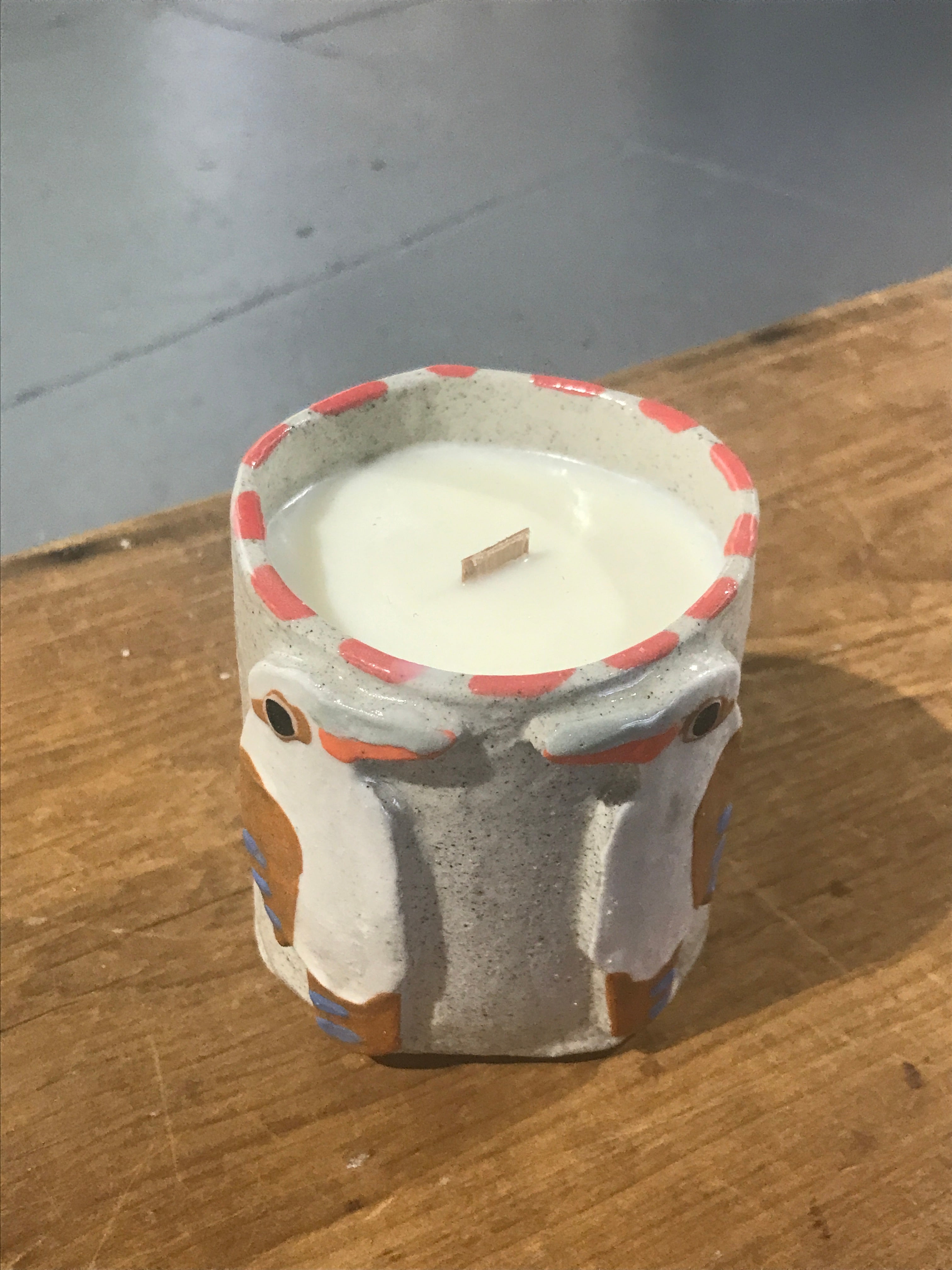 Hannah Goggs | The Moody Rabbit  - Grey Kookaburra Candle